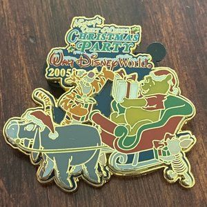 2005 Limited Edition Very Merry Christmas Party Winnie the Pooh Pin